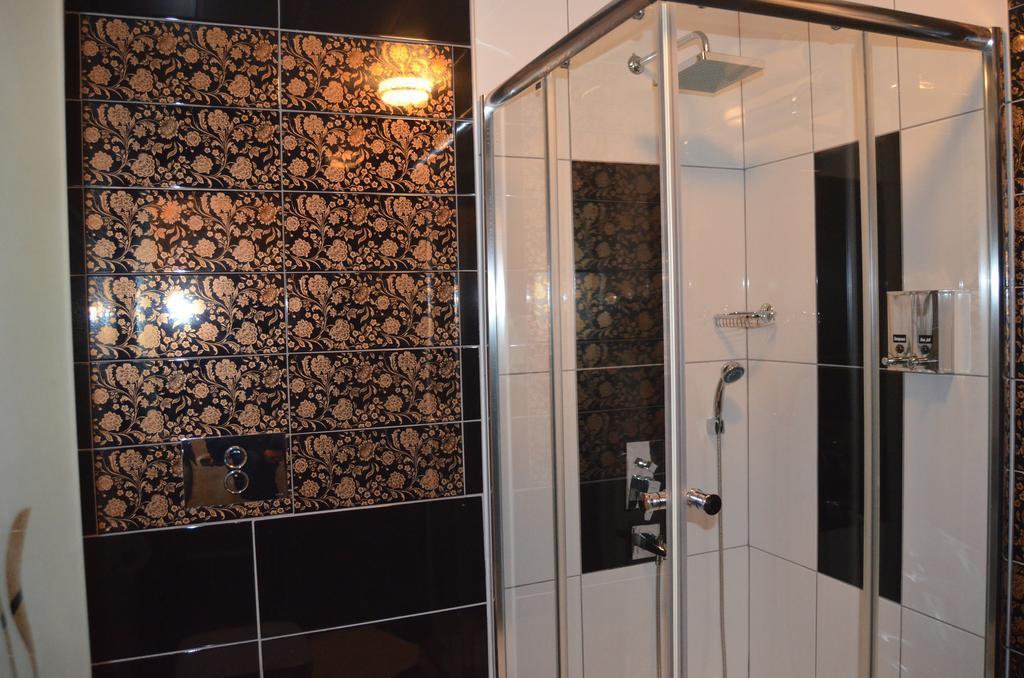 The Gala Palace Suits カルス 部屋 写真