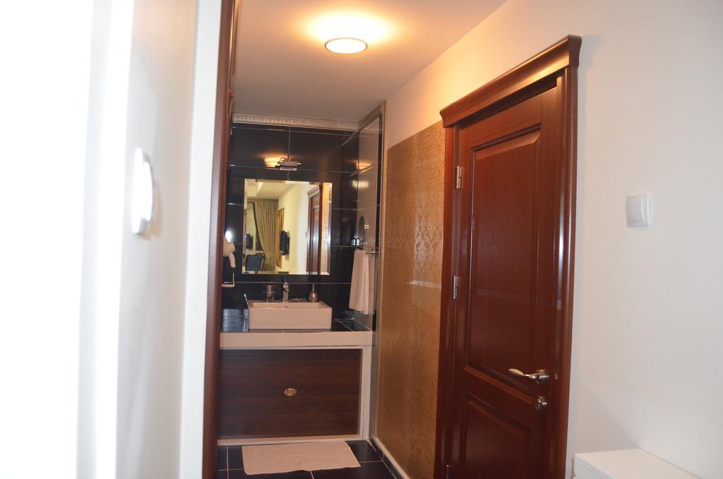 The Gala Palace Suits カルス 部屋 写真