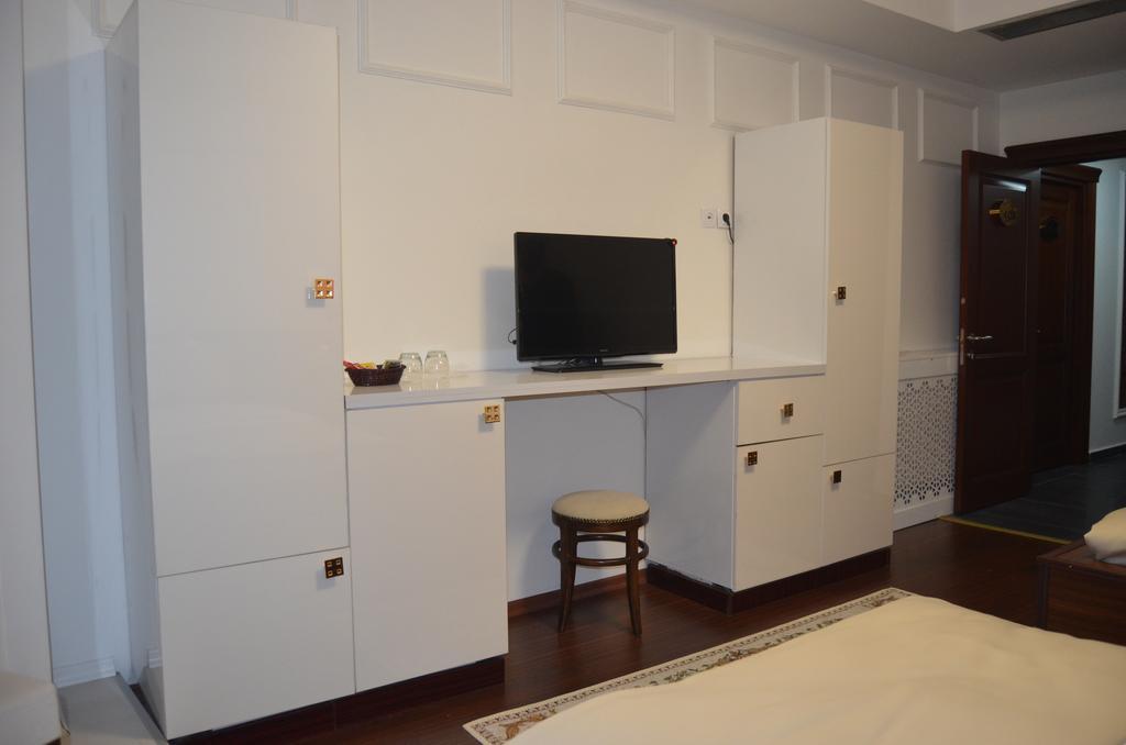 The Gala Palace Suits カルス 部屋 写真