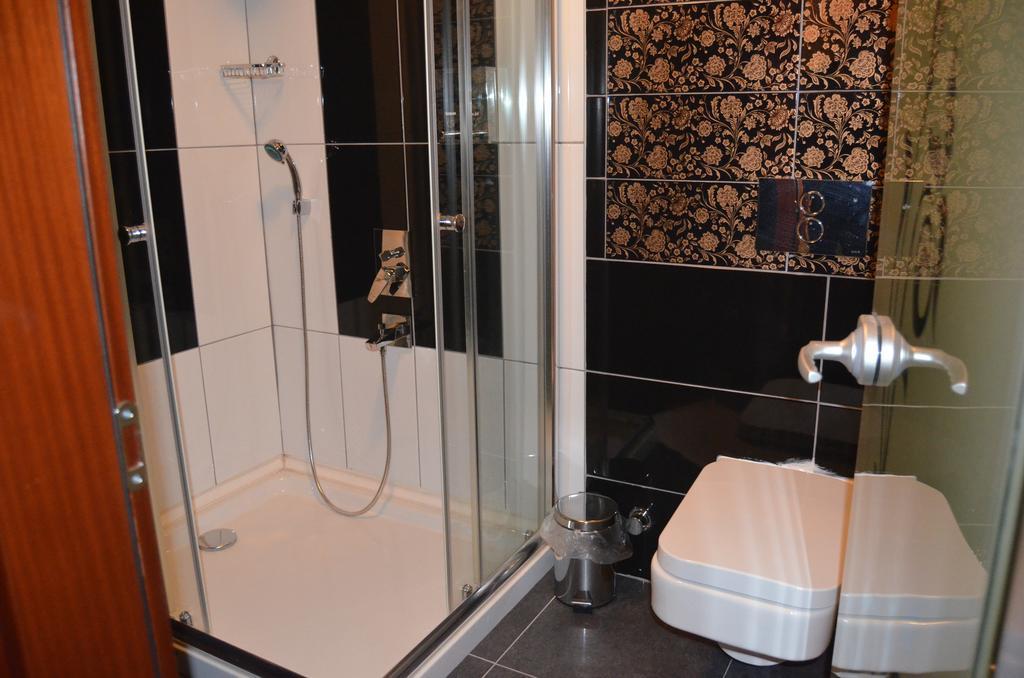 The Gala Palace Suits カルス 部屋 写真